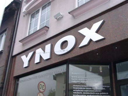 Ynox - napis przestrzenny